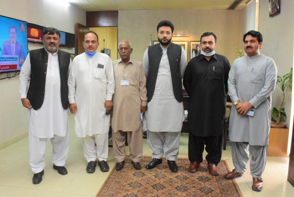 Problems of regional newspapers will be solved on priority basis, Farrukh