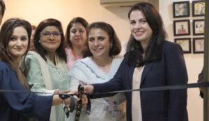 Fashion bee Unveils Artisan