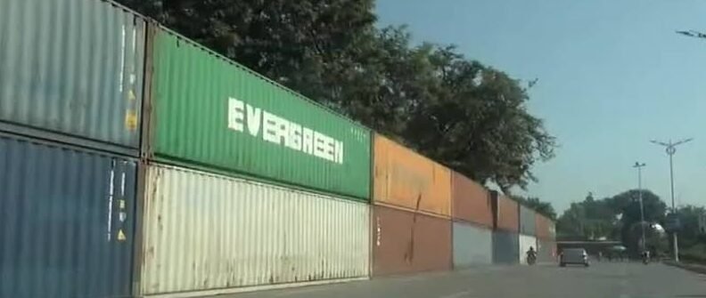 Islamabad containers blocked road traffic alert